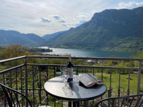 Casa Carla, bis 4 Personen, Garten, Balkon mit Blick auf den See und die Berge Crone